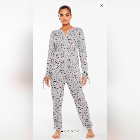 NWT Savage X Fenty Christmas Onesie Pajamas Size XS and S - Picture 1 of 10